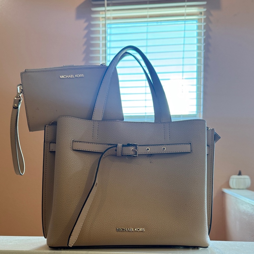 Michael Kors Beige Leather Tote with Pouch